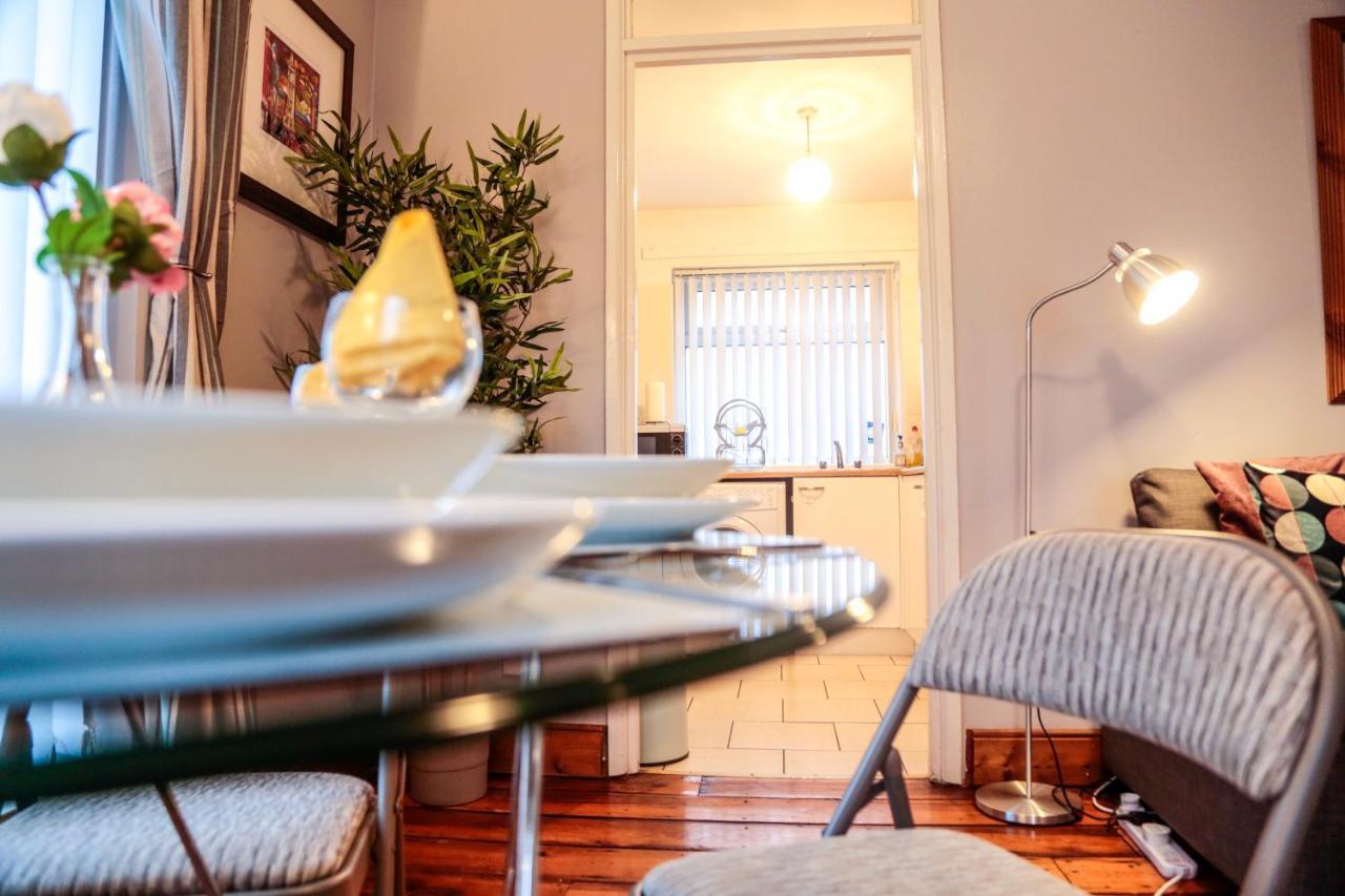 Perfect Central City Location - Parking - 3 Beds - 2 Bedrooms Belfast Eksteriør billede