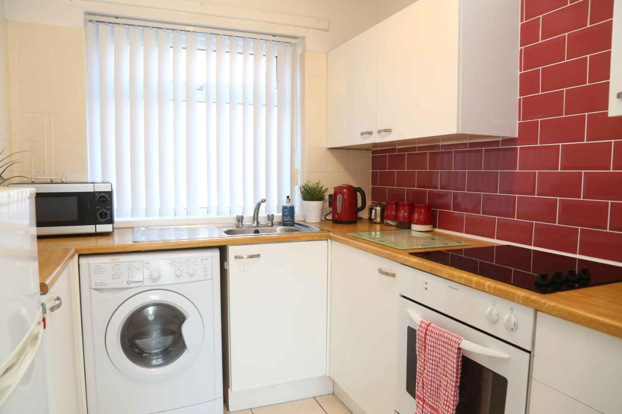 Perfect Central City Location - Parking - 3 Beds - 2 Bedrooms Belfast Eksteriør billede