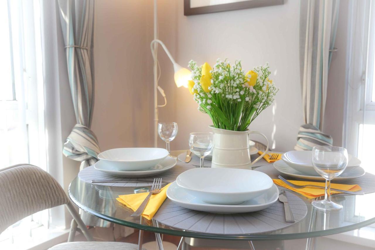 Perfect Central City Location - Parking - 3 Beds - 2 Bedrooms Belfast Eksteriør billede