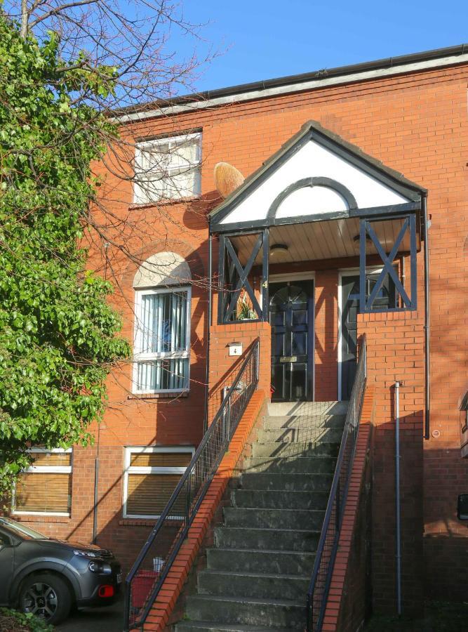 Perfect Central City Location - Parking - 3 Beds - 2 Bedrooms Belfast Eksteriør billede